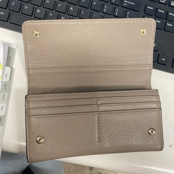 Tory Burch wallet - Picture 2 of 4